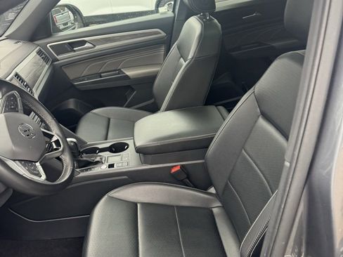 Used 2021 Volkswagen Atlas Cross Sport SE w/ Panoramic Sunroof Package image 20