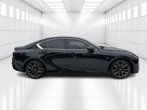 Certified 2025 Lexus IS 300 F Sport image 4