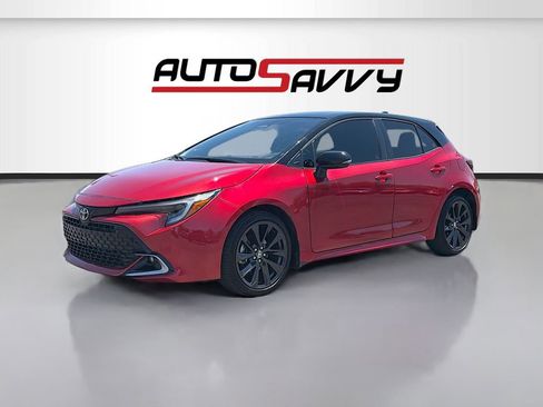 Used 2025 Toyota Corolla XSE FWD image 3