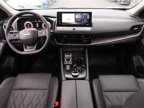 Certified 2025 Nissan Rogue Platinum image 12