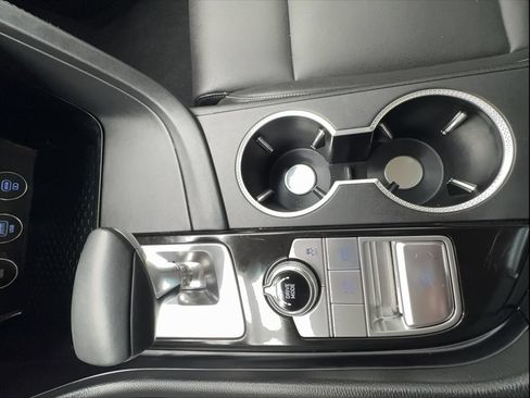 Used 2025 Genesis G70 2.5T RWD image 44