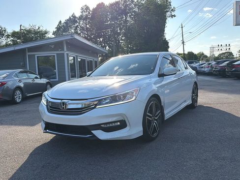 Used 2016 Honda Accord Sport image 7