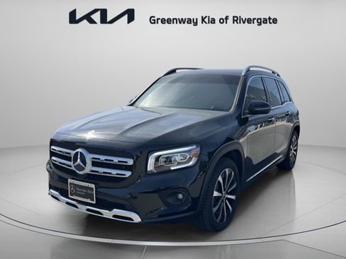 Used 2023 Mercedes-Benz GLB 250 4MATIC image 2
