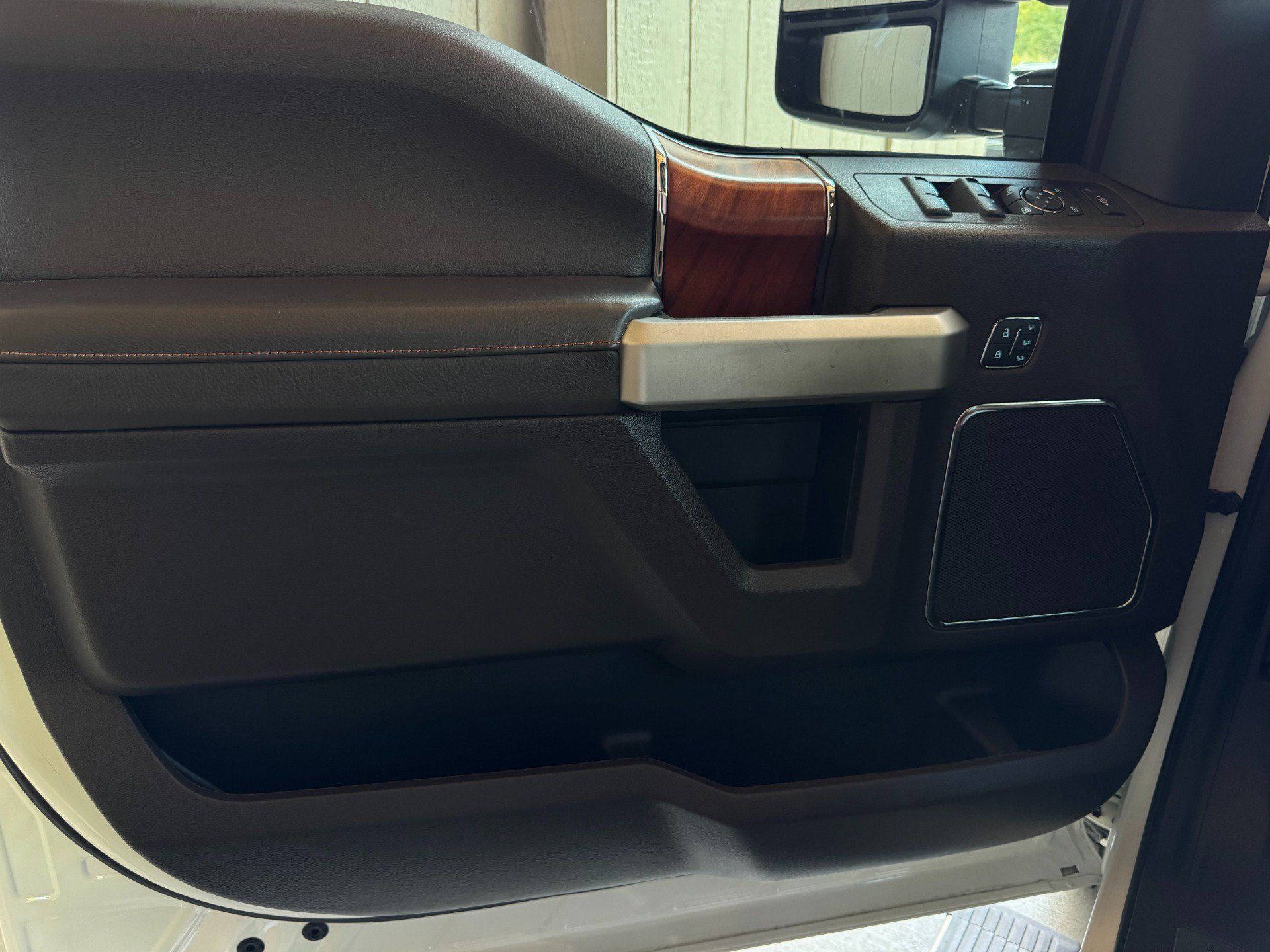Used 2022 Ford F350 King Ranch w/ King Ranch Ultimate Package AWD/4WD image 79