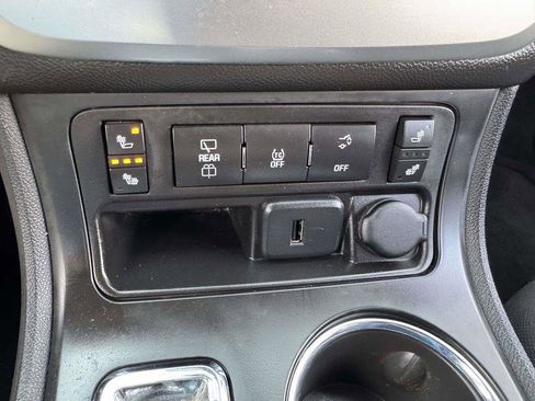 Used 2015 GMC Acadia SLE AWD/4WD image 31