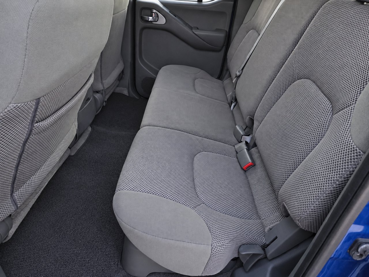 Used 2015 Nissan Frontier SV RWD image 23