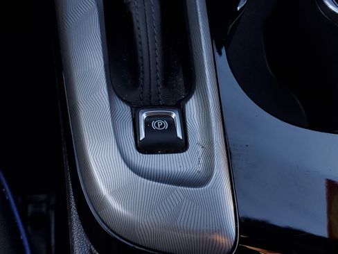 Used 2025 Buick Envista Sport Touring image 28