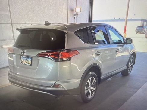 Used 2018 Toyota RAV4 XLE FWD image 4