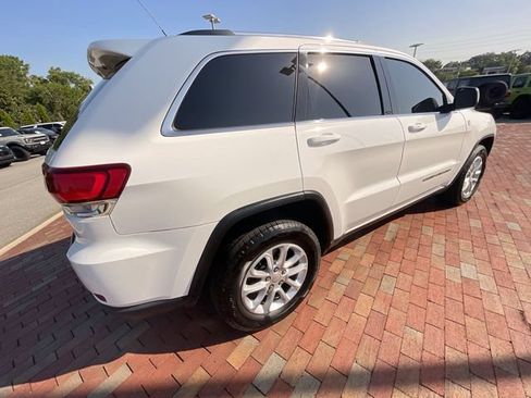 Used 2021 Jeep Grand Cherokee Laredo AWD/4WD image 36