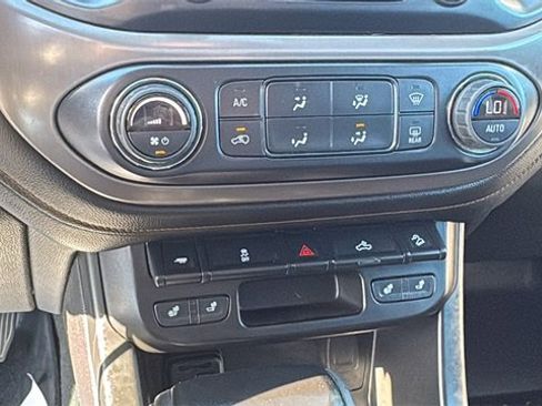 Used 2021 GMC Canyon AT4 image 17