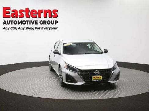 Used 2024 Nissan Altima 2.5 SV FWD image 51