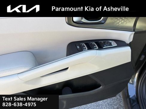 Used 2025 Kia Sorento EX image 24