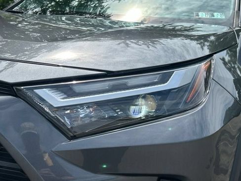 Certified 2022 Toyota RAV4 XLE w/ Convenience Package AWD/4WD image 9