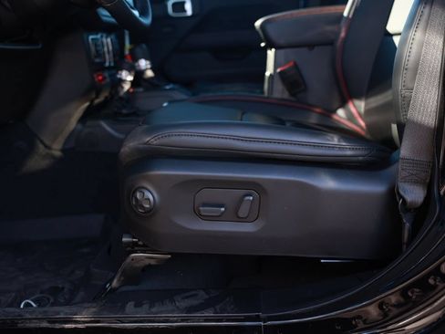 New 2026 Jeep Gladiator Rubicon w/ Steel Power Dome Hood Package AWD/4WD image 18