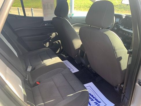 Used 2024 Chevrolet Trax LS w/ LS Convenience Package image 14