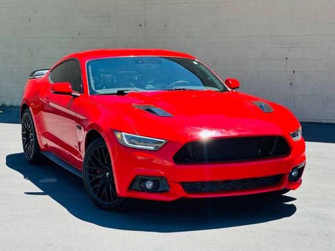 Used 2015 Ford Mustang GT Premium RWD image 1