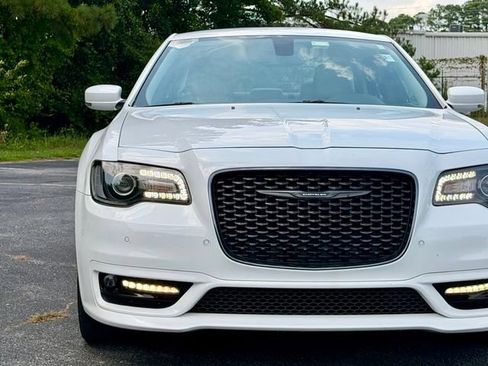 Used 2023 Chrysler 300 Touring L RWD image 13