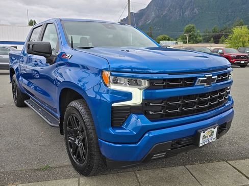 Used 2023 Chevrolet Silverado 1500 RST w/ Z71 Off-Road Package AWD/4WD image 3