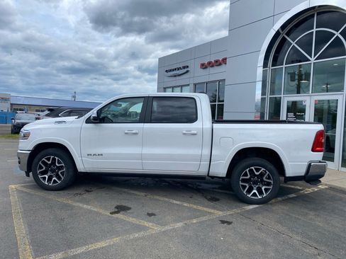 Used 2025 RAM 1500 Laramie AWD/4WD image 2