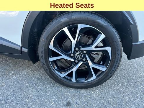 Used 2019 Toyota C-HR Limited image 12