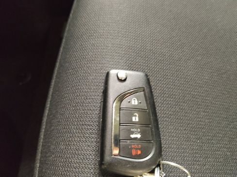 Used 2025 Toyota Corolla LE FWD image 32