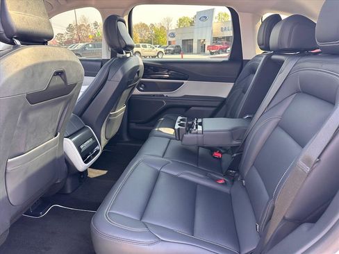 Used 2025 Lincoln Nautilus Premier w/ Equipment Group 102A image 13