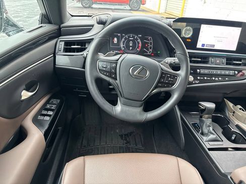 Used 2023 Lexus ES 350 w/ Accessory Package (Z2) FWD image 3