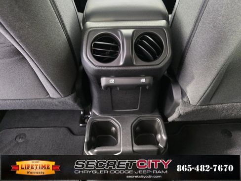 New 2025 Jeep Gladiator Sport image 27