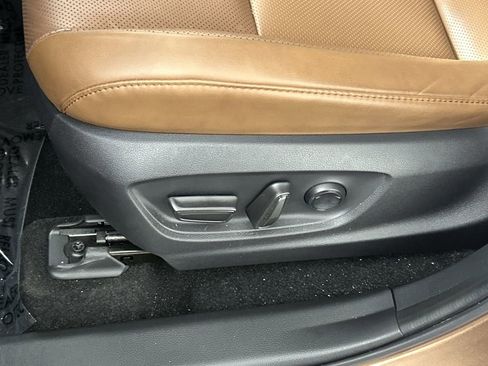 Used 2025 Toyota Crown Signia image 20