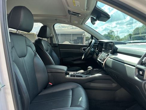 Used 2023 Kia Sorento EX w/ Panoramic Sunroof Package FWD image 24