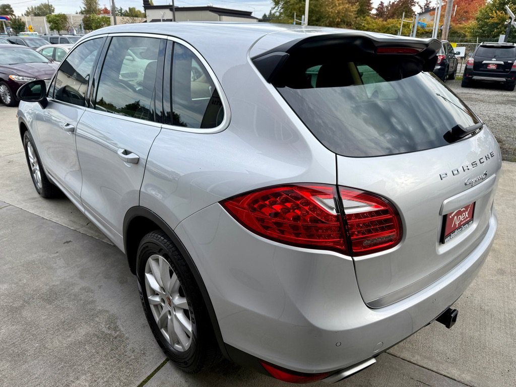 Used 2014 Porsche Cayenne S AWD/4WD image 4