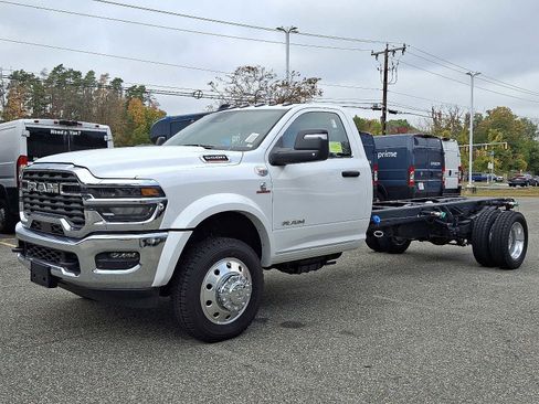 New 2026 RAM 5500 4x4 Regular Cab image 2