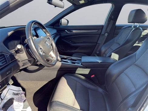 Used 2018 Honda Accord Sport image 9