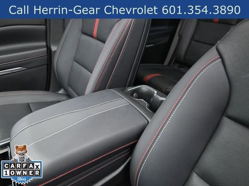 Used 2024 Chevrolet Traverse RS FWD image 14