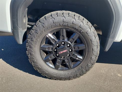 Used 2024 GMC Sierra 2500 AT4 w/ AT4 Premium Plus Package image 5