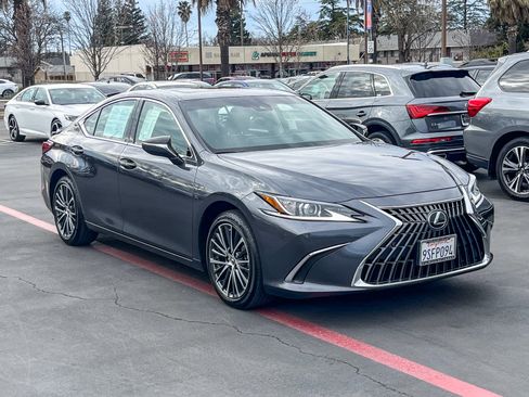 Certified 2025 Lexus ES 300h w/ Premium Package image 5