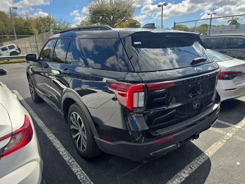 Used 2025 Ford Explorer ST-Line image 4