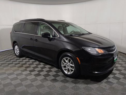 Used 2021 Chrysler Voyager Lxi FWD image 13