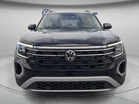 New 2026 Volkswagen Atlas Peak Edition AWD/4WD image 3