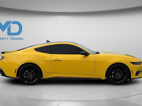 Used 2024 Ford Mustang Coupe RWD image 6