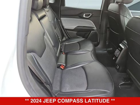 Used 2024 Jeep Compass Latitude AWD/4WD image 25