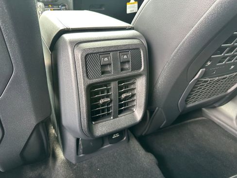 New 2025 Ford Bronco Badlands image 37