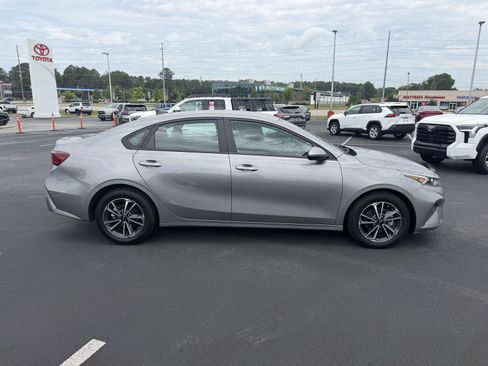 Used 2024 Kia Forte LXS FWD image 8