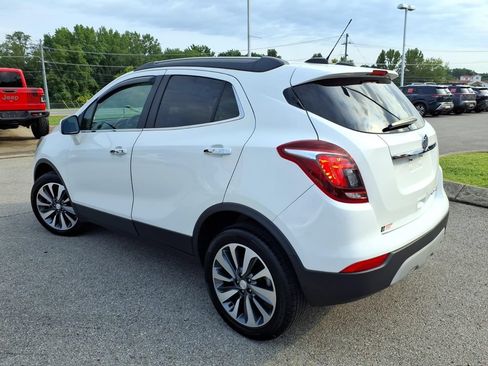Used 2021 Buick Encore Preferred AWD/4WD image 18