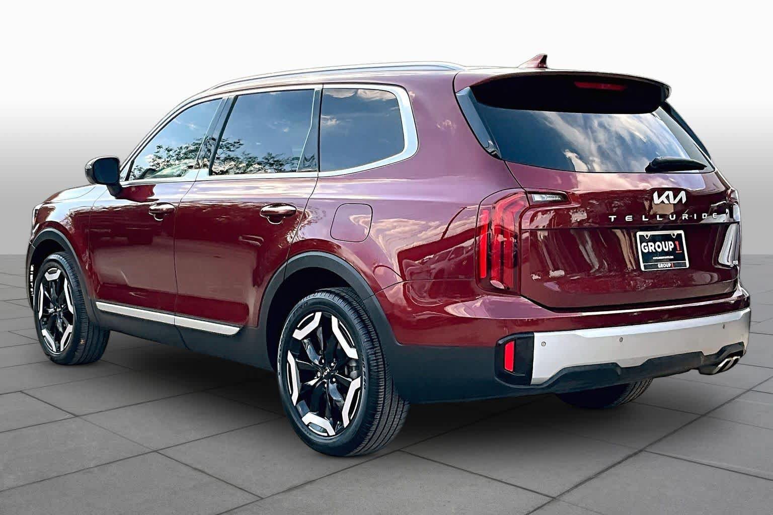 Used 2024 Kia Telluride S AWD/4WD image 12
