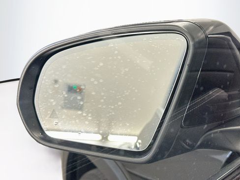 Used 2022 Mercedes-Benz GLB 250 4MATIC w/ Premium Package Lite image 16