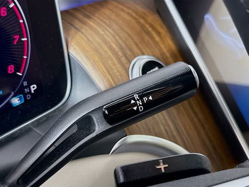 Used 2024 Mercedes-Benz GLC 300 4MATIC image 16