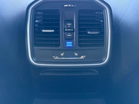 Used 2017 Porsche Macan GTS AWD/4WD image 49