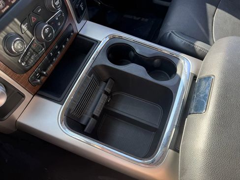 Used 2017 RAM 1500 Laramie image 25