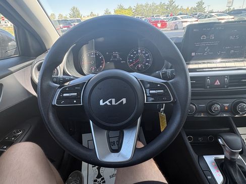 Used 2022 Kia Forte LXS FWD image 17